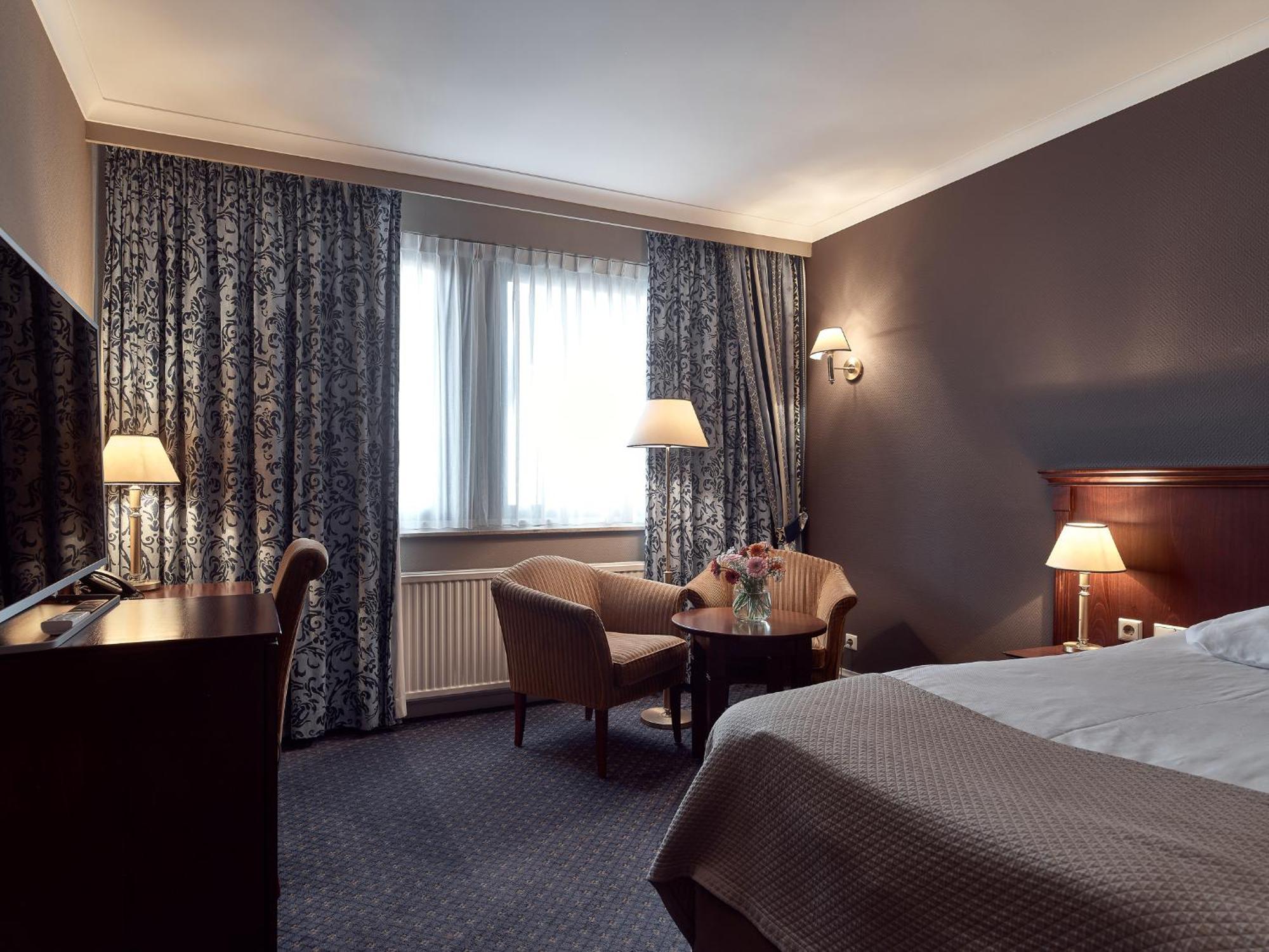 Good Seasons Hotel Den Bosch デン・ボッシュ エクステリア 写真